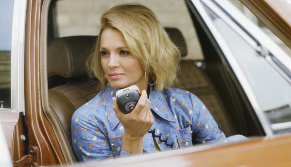 Angie Dickinson starred as Sergeant Suzanne Pepper Anderson in the television show Police Woman Angie Dickinson starred as Sergeant Suzanne Pepper Anderson in the television show Police Woman