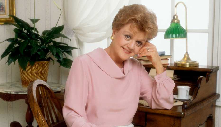 Angela Lansbury starred as mystery writer and crime solver Jessica Fletcher on the C B S television crime drama series Murder She Wrote Angela Lansbury starred as mystery writer and crime solver Jessica Fletcher on the C B S television crime drama series Murder She Wrote