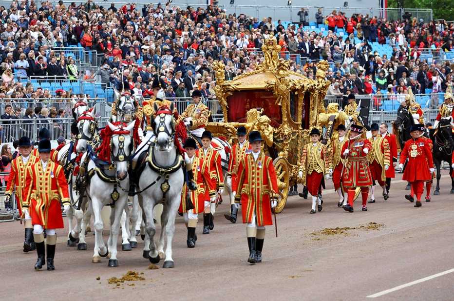 The Gold State Coach passes in front of Buckingham Palace during the Platinum Jubilee Pageant in front of Buckingham Palace, London, on day four of the Platinum Jubilee celebrations. The King and Queen Consort will travel to the coronation in the modern Diamond Jubilee State Coach and return in the historic Gold State Coach. The Gold State Coach passes in front of Buckingham Palace during the Platinum Jubilee Pageant in front of Buckingham Palace, London, on day four of the Platinum Jubilee celebrations. The King and Queen Consort will travel to the coronation in the modern Diamond Jubilee State Coach and return in the historic Gold State Coach.