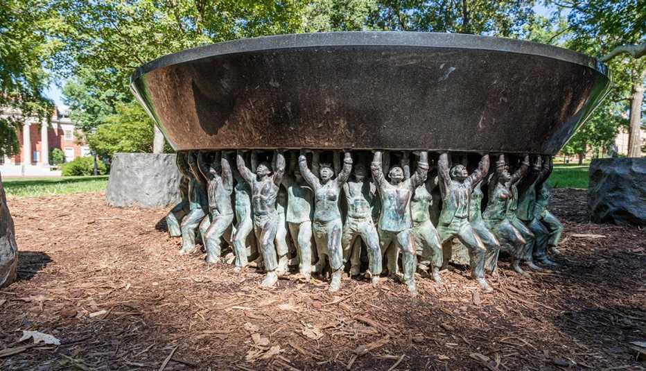unsung founders memorial on the campus of the university of north carolina