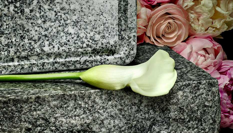 Smart Ways to Cover the Costs of a Funeral