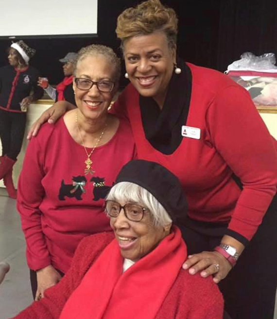 Delta Sigma Theta sorority smile for a photo