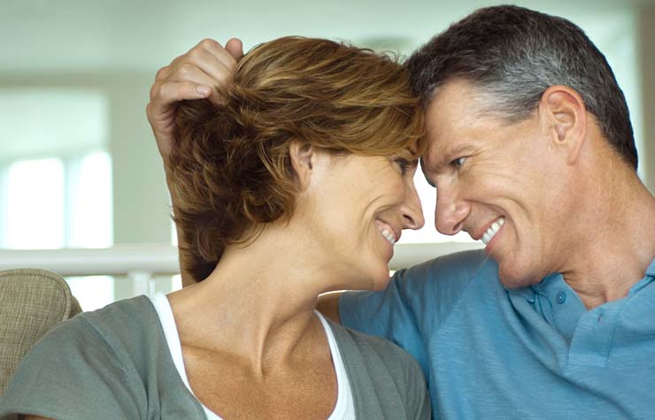Couple smiling at each other, AP04ME Couple smiling at each other, AP04ME