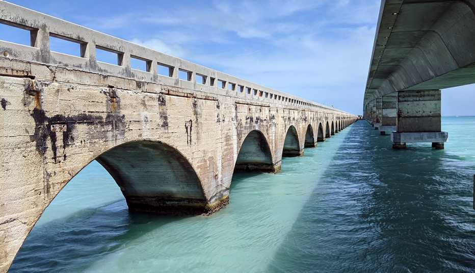 Ruins of the Overseas Railroad seen while driving into the Florida Keys