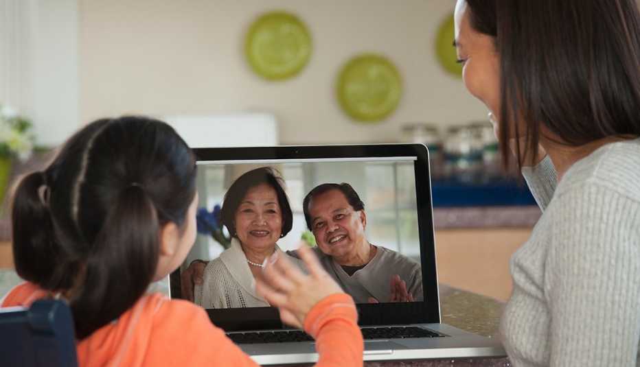 9 Signs You're an Awesome Grandmother 