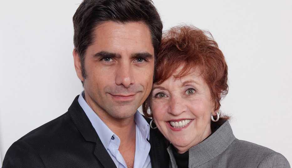 John Stamos Writes Sweetest Message to Mom John Stamos Writes Sweetest Message to Mom