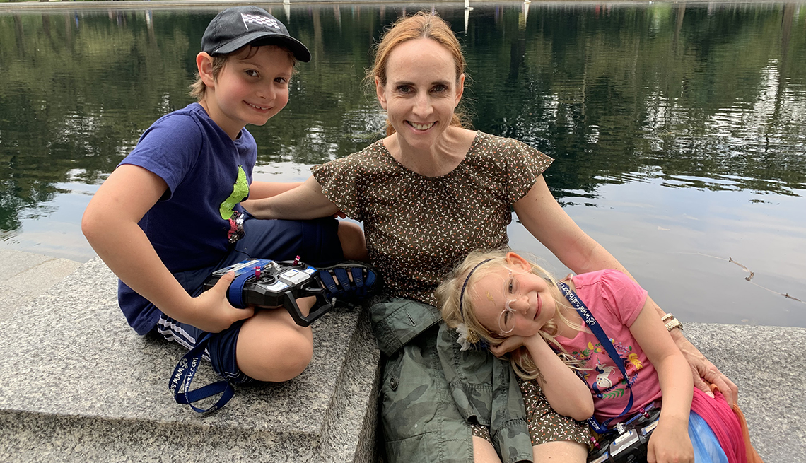 Faith and her children 