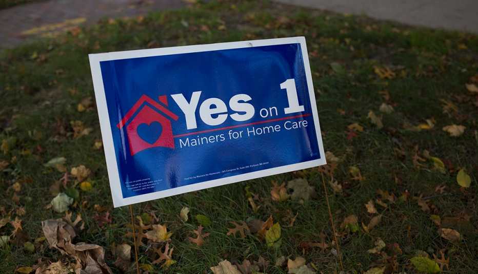 A sign supporting issue one in Maine