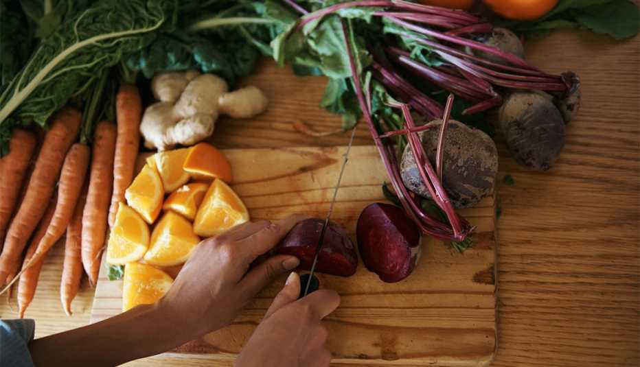 Chopping food