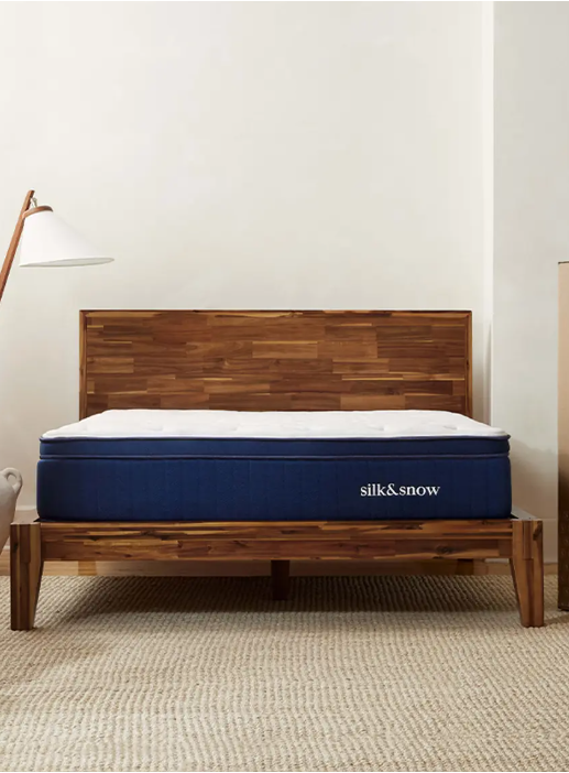 The Silk & Snow Hybrid on display