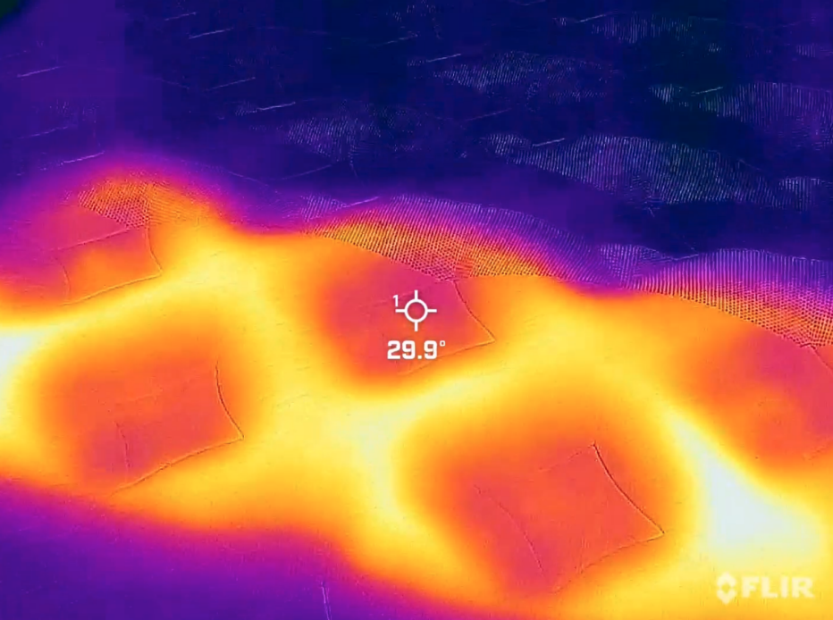 A thermal map of the Leesa Sapira Chill during our cooling gun test.

