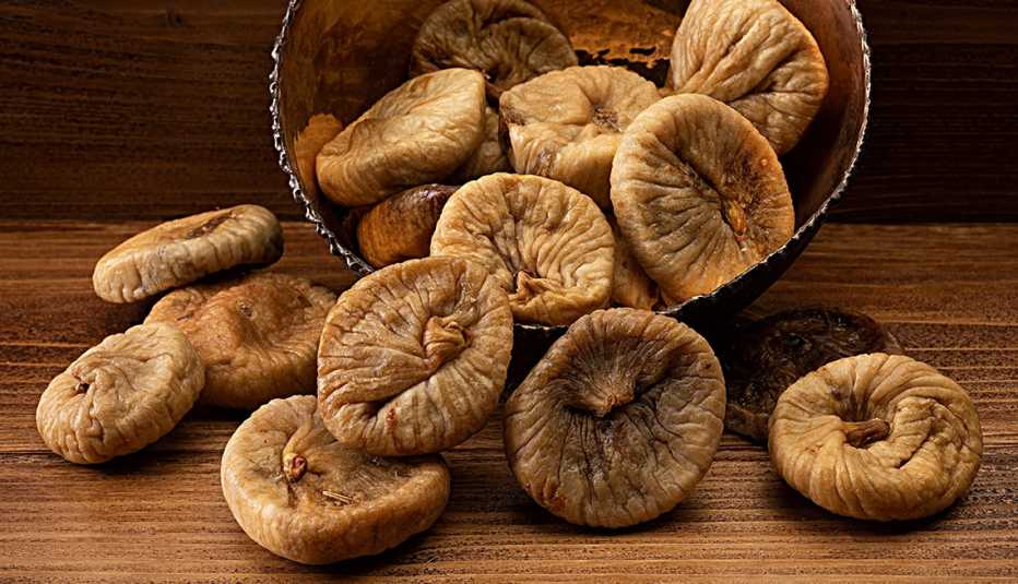 dried figs in bowl dried figs in bowl