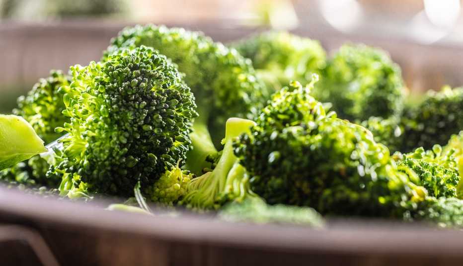 steamed broccoli steamed broccoli