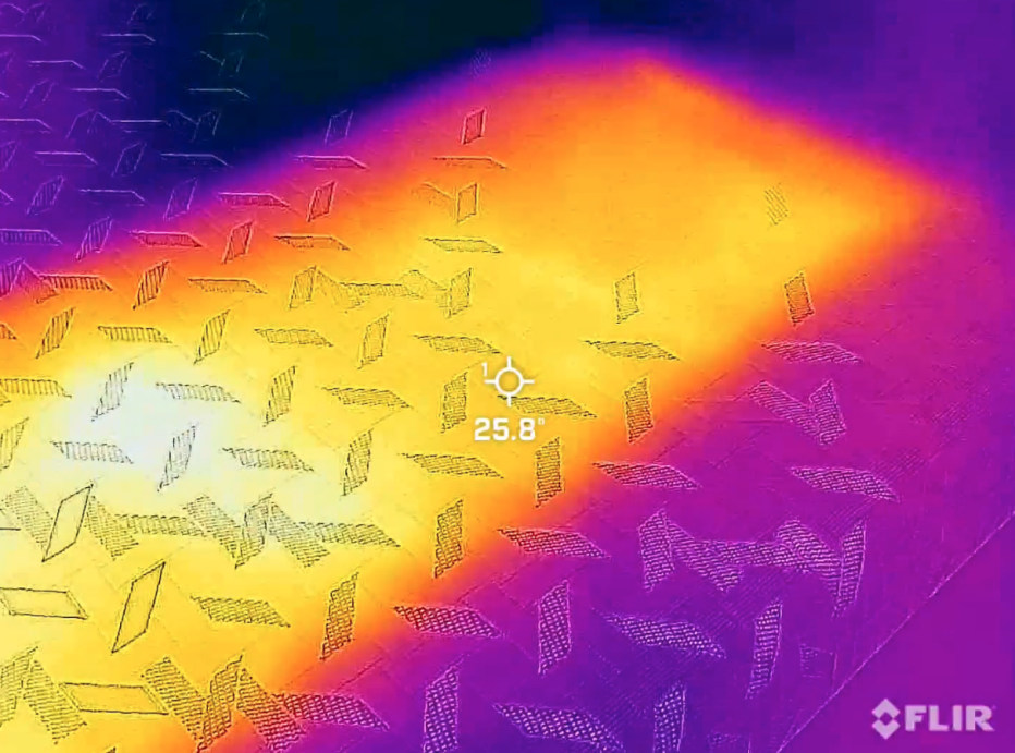A thermal image of our cooling gun test on the Nectar Luxe Memory Foam mattress.