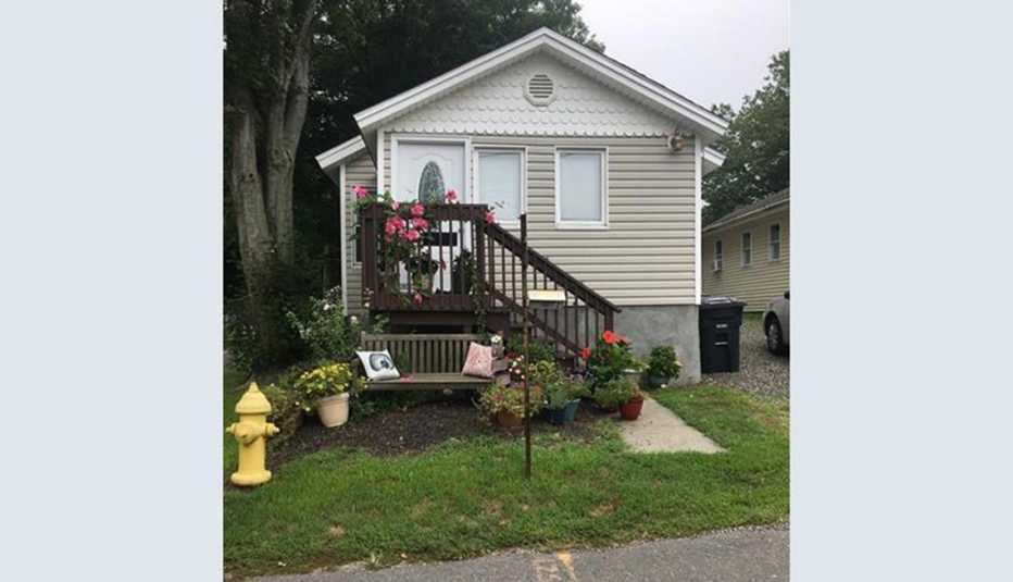 small house in woodbridge connecticut