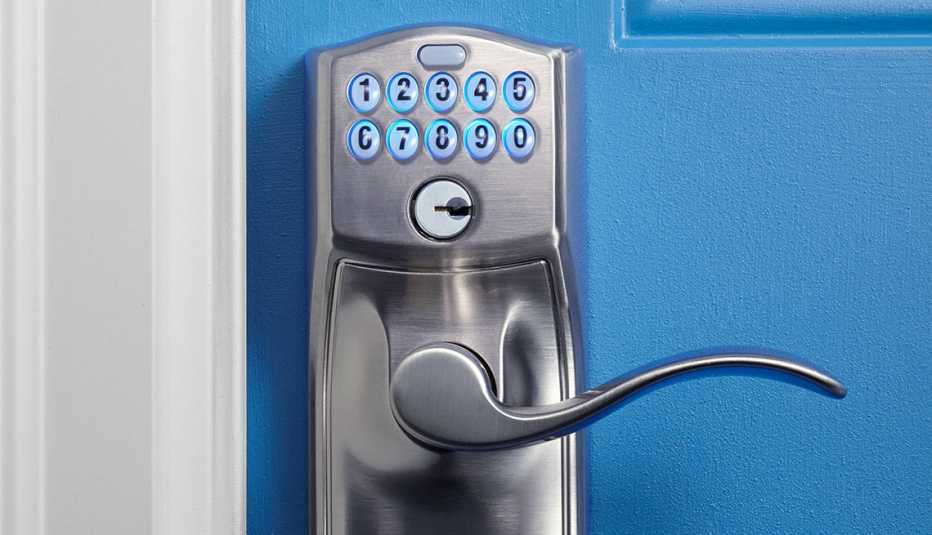 10 Tricks to Scare Away Burglars