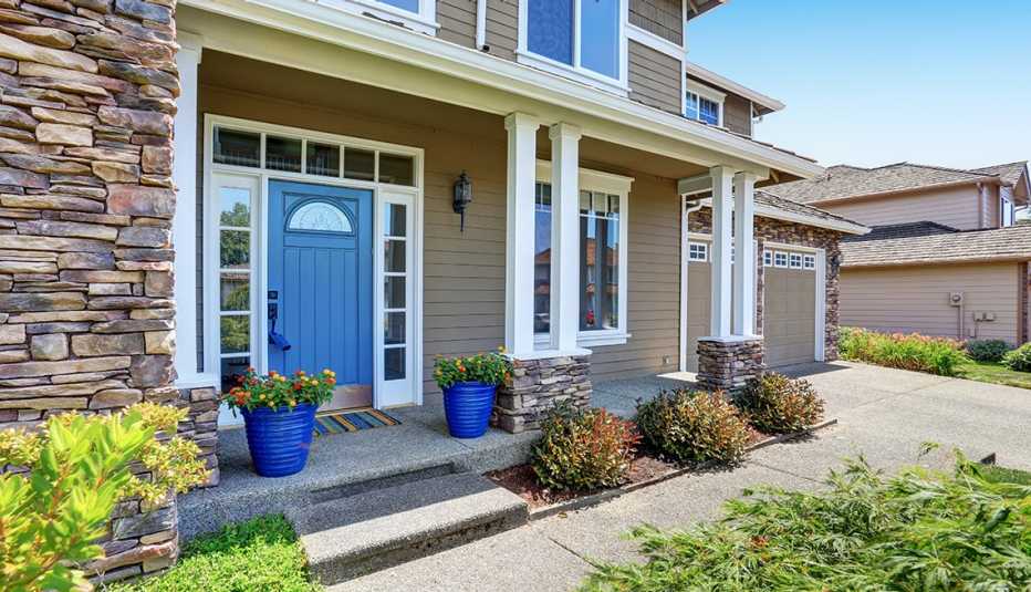 a neatly decorated american home exterior