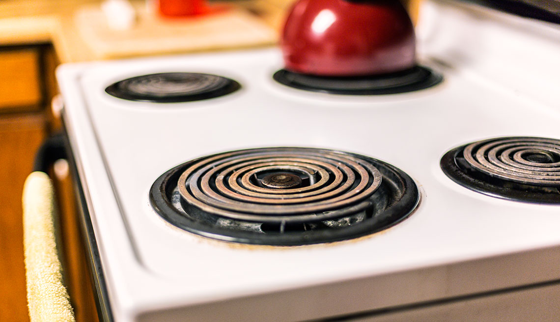 Corroded Kitchen Electric Range Cooking Stovetop Circular Burners