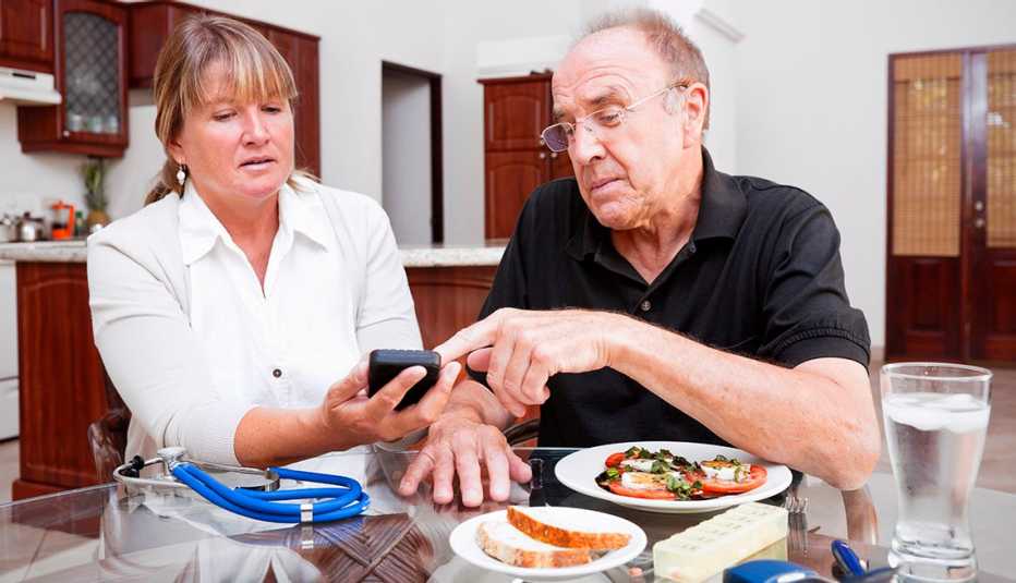 nurse and patient in a nutrition consultation 