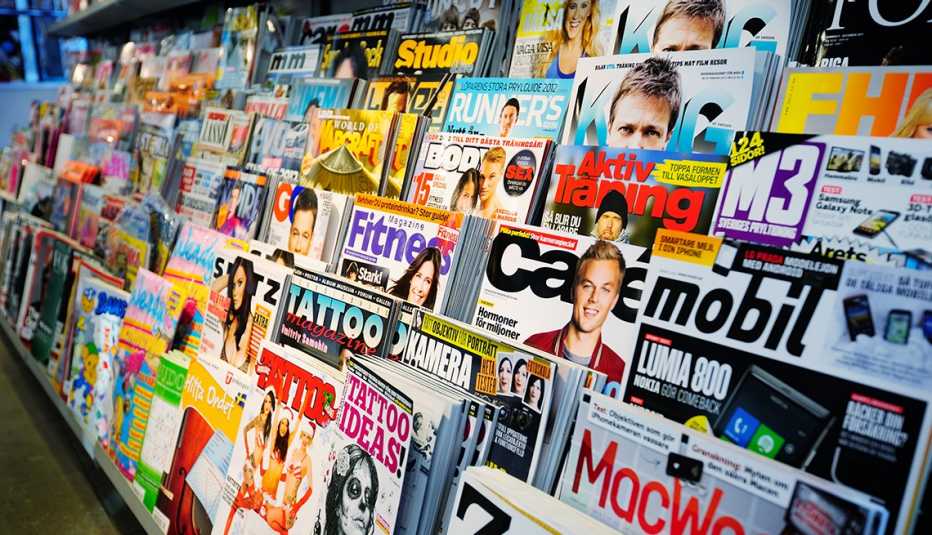 News stand. Mixed magazines and papers. News stand. Mixed magazines and papers.