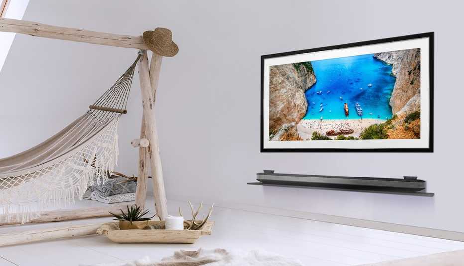LG flatscreen tv W9 Series