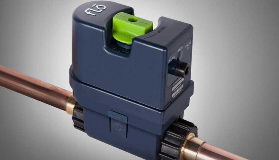 Flo device by Moen Smart Home Water Security