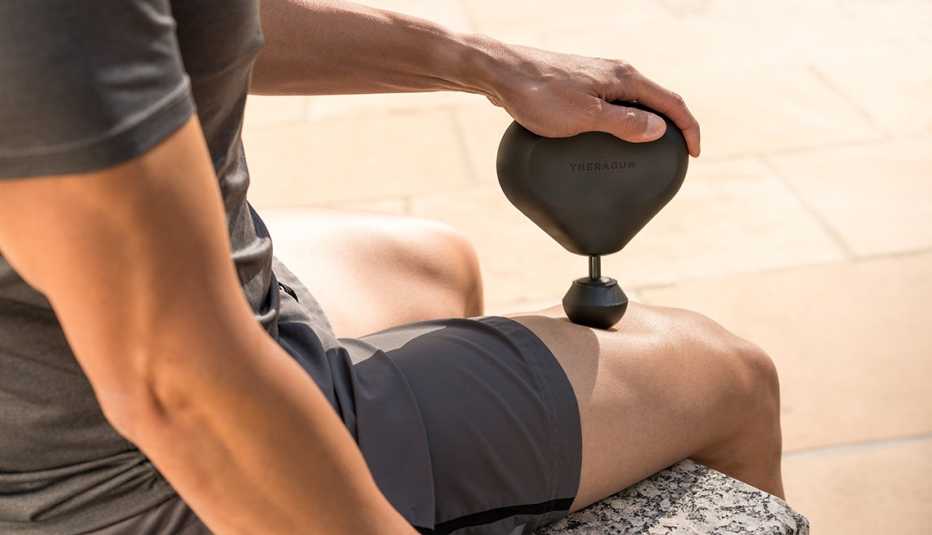 the theragun mini percussion massager