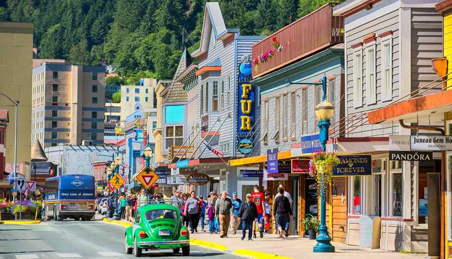 a busy city street in juneau alaska