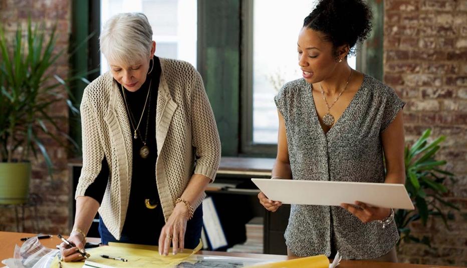 Older and Younger Generations Work Together Older and Younger Generations Work Together