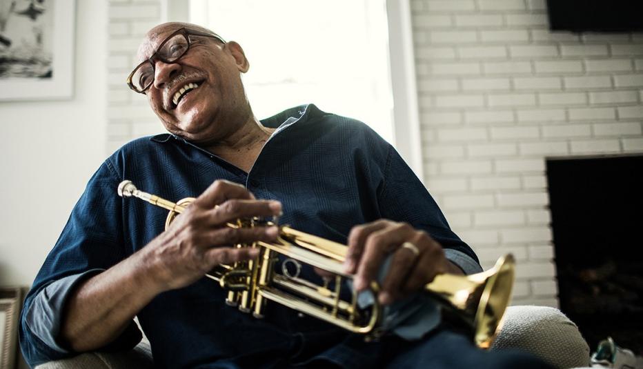 Senior man with trumpet