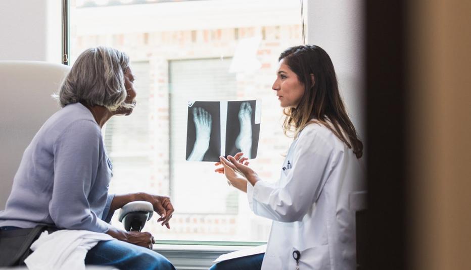 Older woman seeking health care