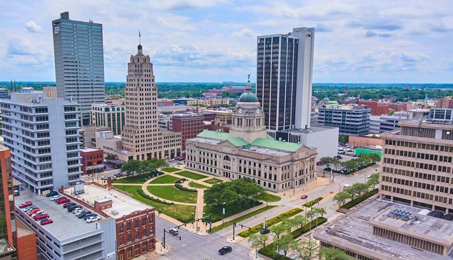 Downtown Fort Wayne, Indiana with courthouse