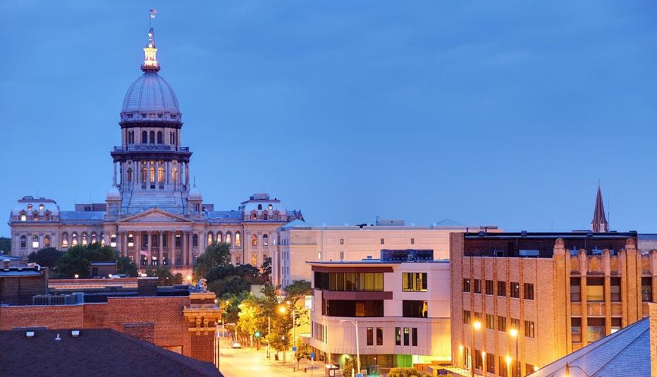 Illinois State Capitol building at Dusk Illinois State Capitol building at Dusk