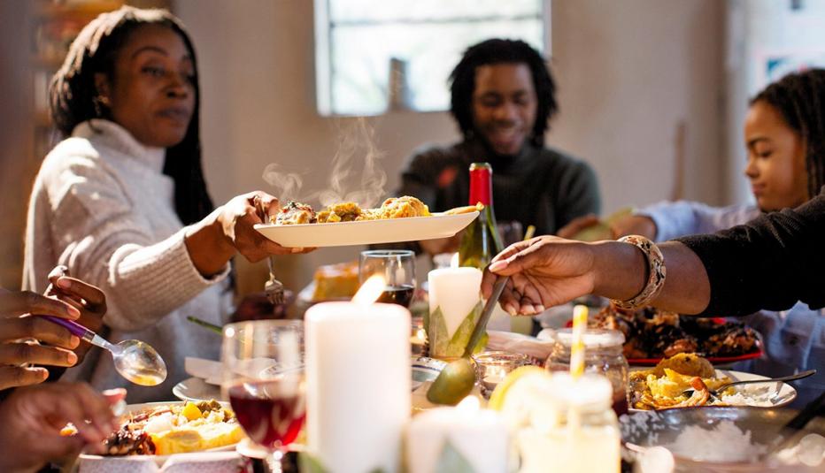 Celebrating the Holidays With a Family Meal Celebrating the Holidays With a Family Meal