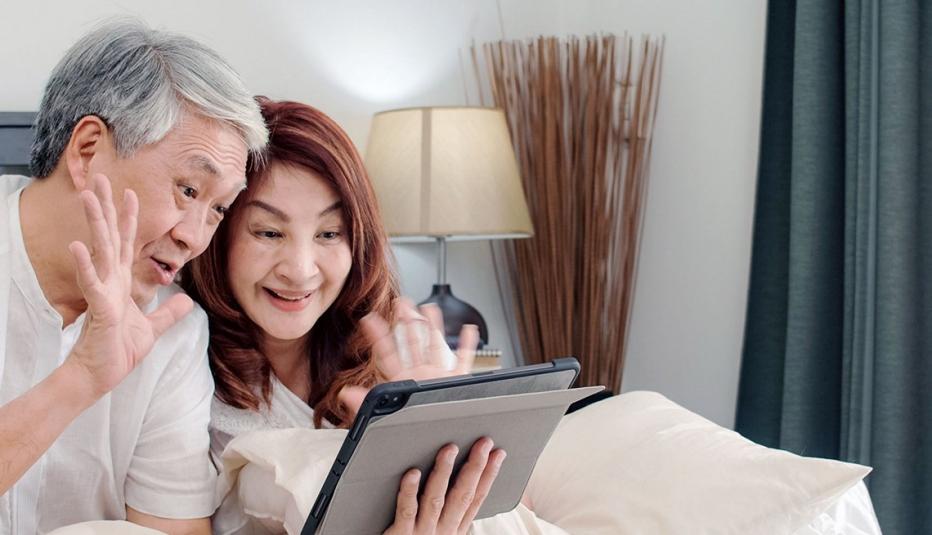 Grandparents Video Chatting Grandparents Video Chatting