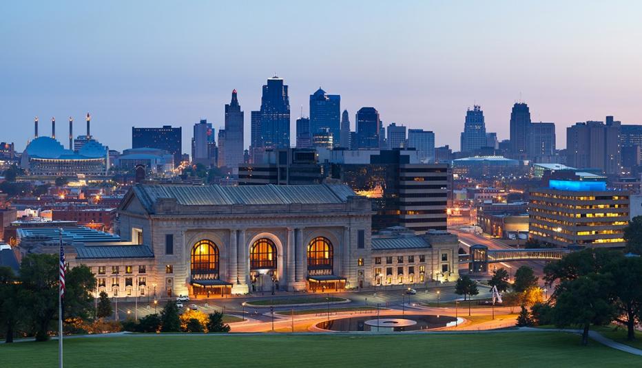 Panoramic image of the Kansas City downtown district at sunrise. Panoramic image of the Kansas City downtown district at sunrise.