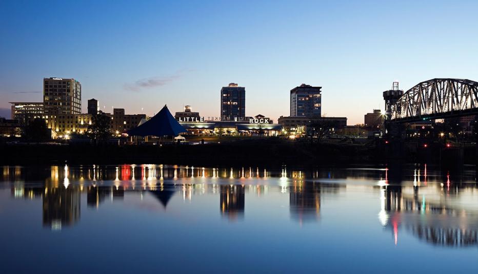 USA, Arkansas, Little Rock, Downtown skyline view illuminated at night