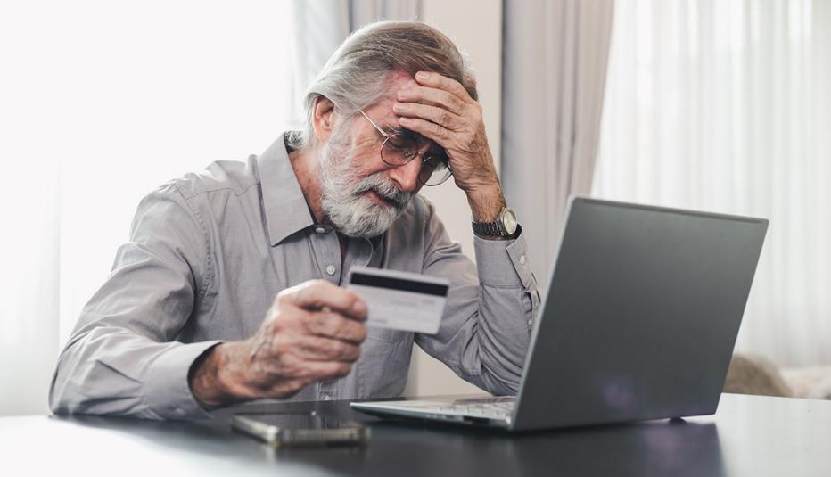 Senior Victim of Credit Card Fraud