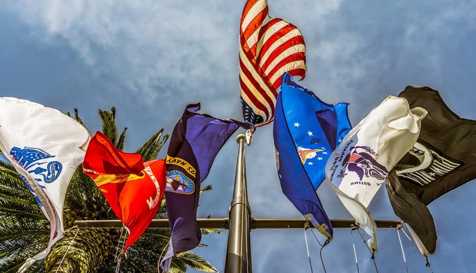 Under Fire: Military Veterans and Consumer Fraud Under Fire: Military Veterans and Consumer Fraud
