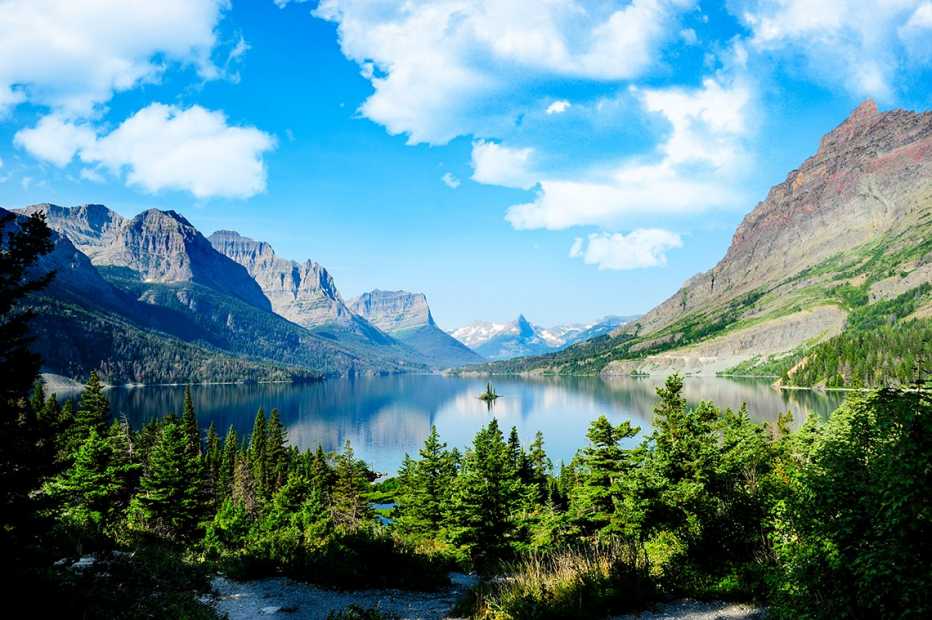 wild goose island in st marys lake, glacier national park