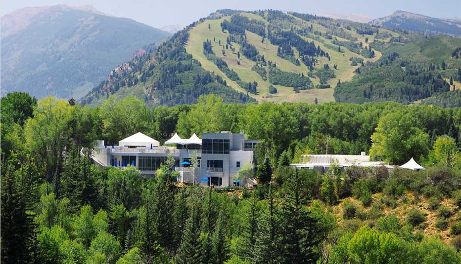 the aspen meadows resort in aspen colorado