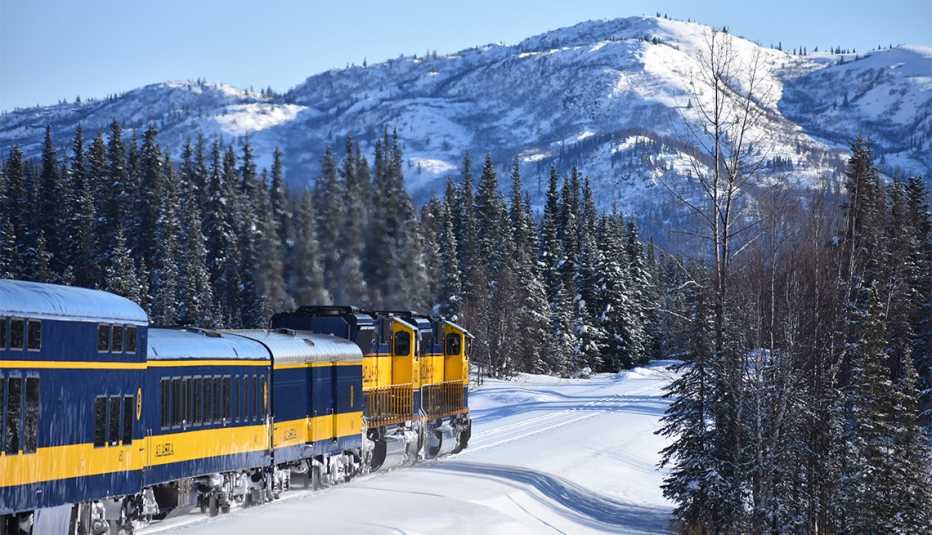 Aurora train trip