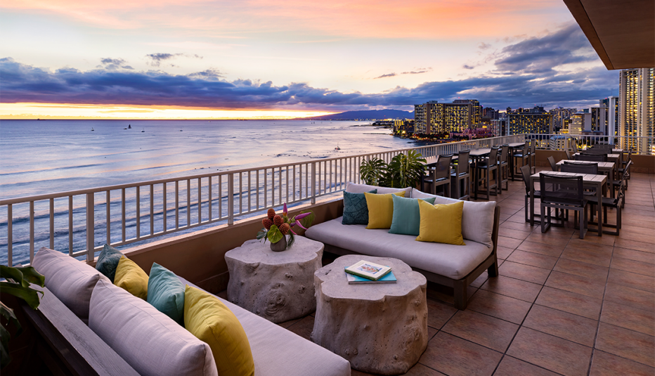 dusk over waikiki at the coconut club at the hotel twin fin dusk over waikiki at the coconut club at the hotel twin fin