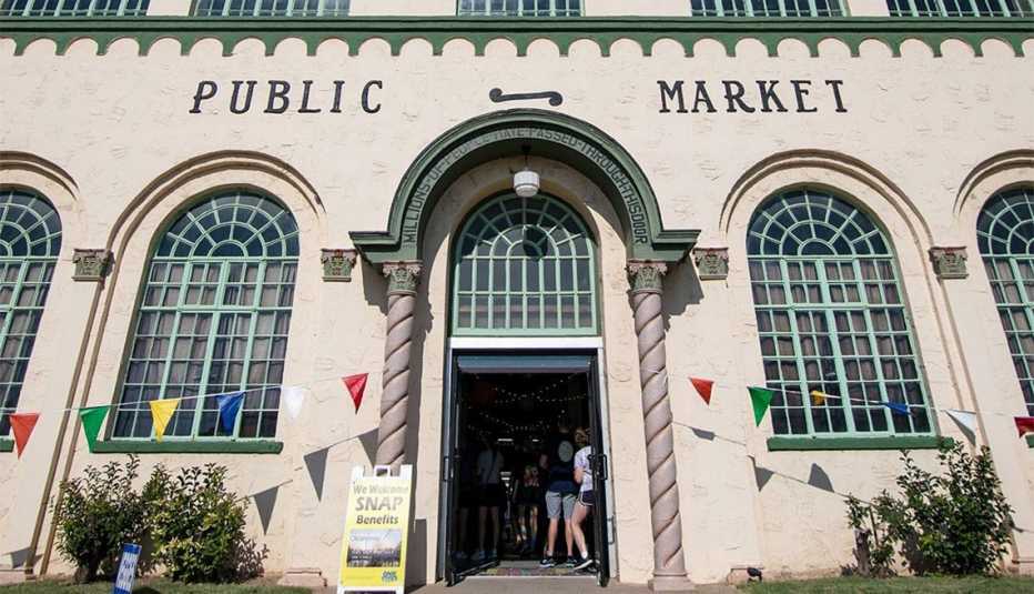 oklahoma city farmers public market in oklahoma