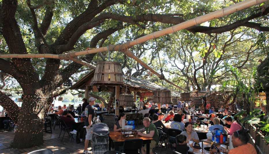 people sitting at tables outside at The Crab Shack on Tybee Island, Georgia people sitting at tables outside at The Crab Shack on Tybee Island, Georgia