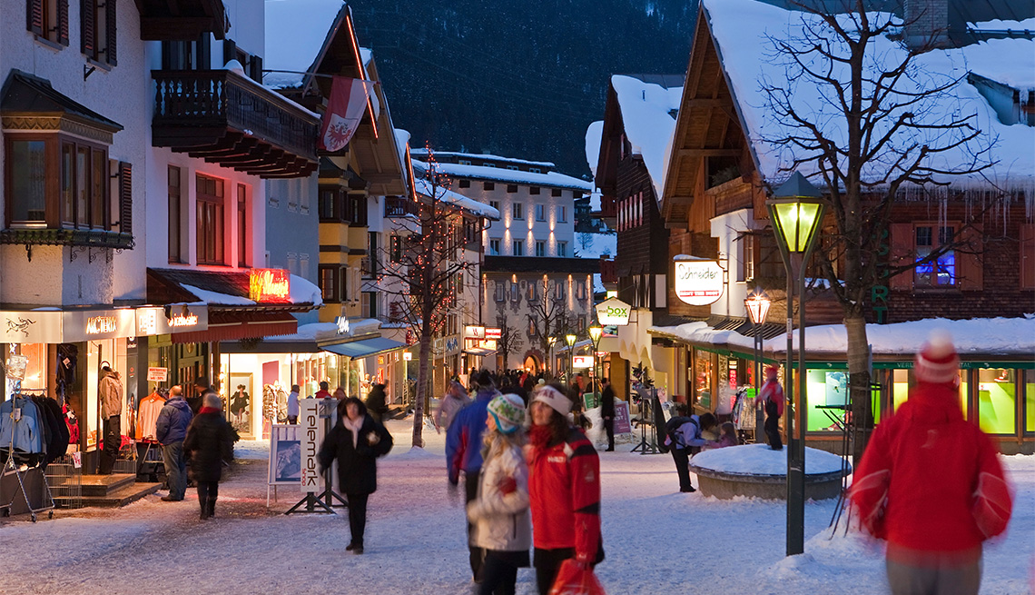 Main street in winter, St. Anton am Arlberg, Tirol, Austria, Europe