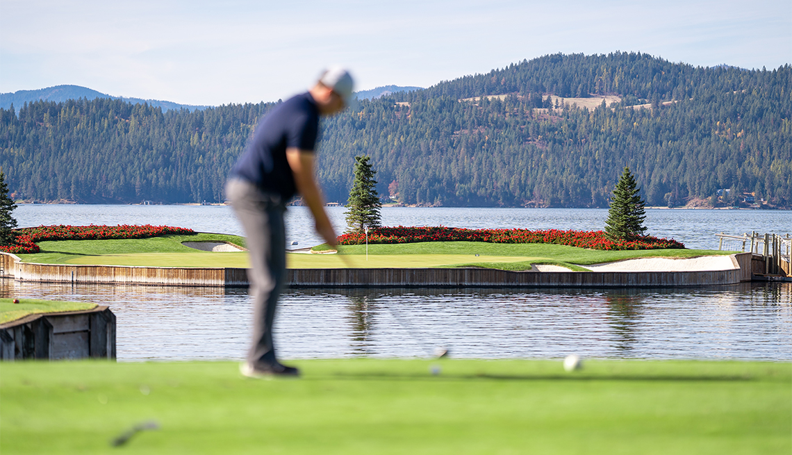 golfer at Coeur d’Alene Resort