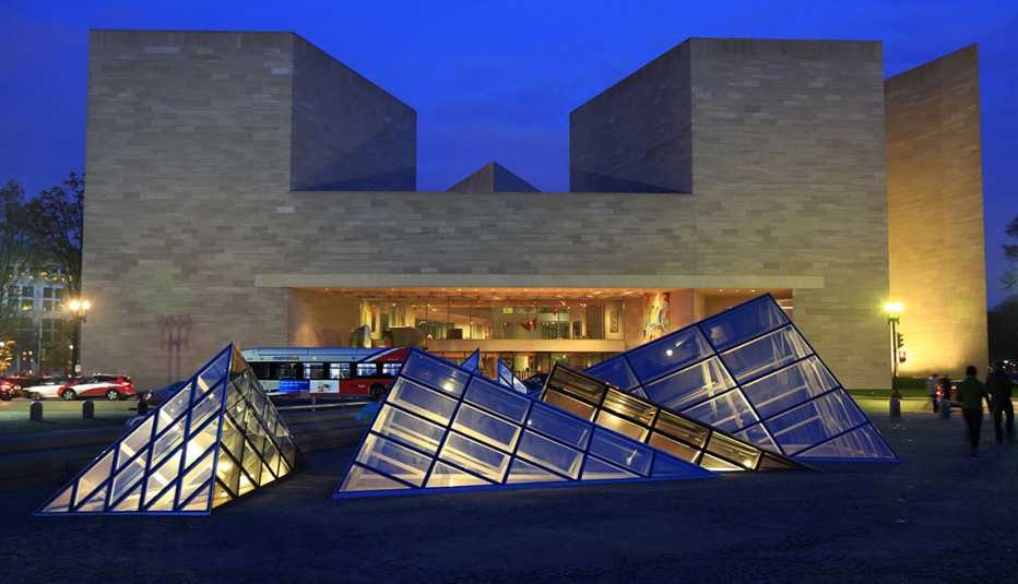 East Building of the National Gallery of Art in Washington, D.C., Long Weekend Getaway, Travel 