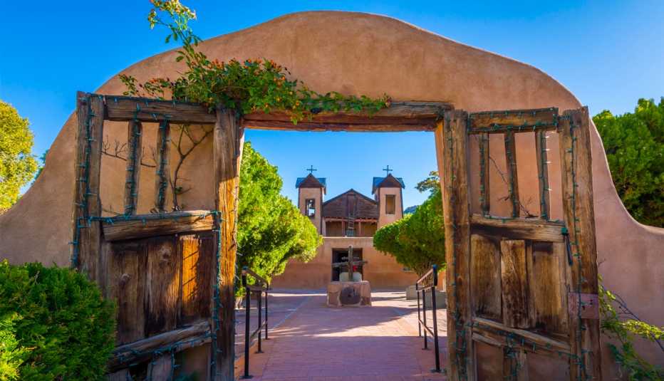 el santuario de chimayo in new mexico