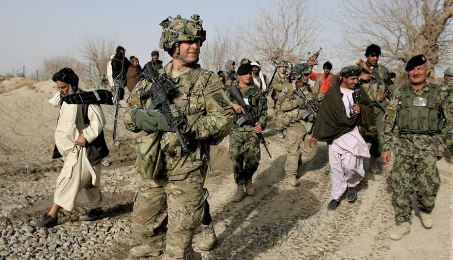Kenny Mintz in vicinity of Nalgham Village, Kandahar Province, Afghanistan